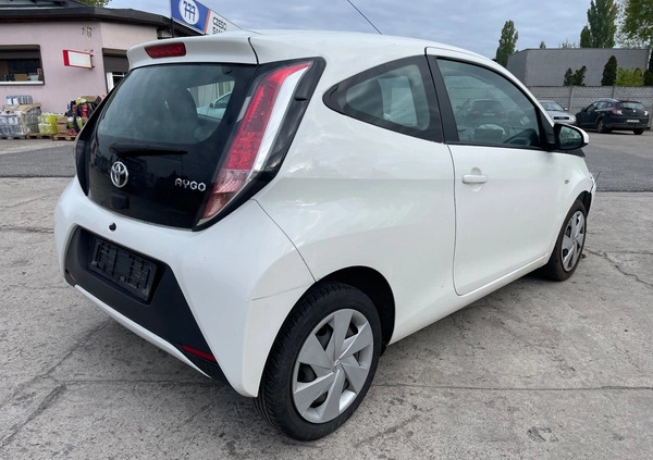 Toyota Aygo cena 9500 przebieg: 124000, rok produkcji 2015 z Gniezno małe 172